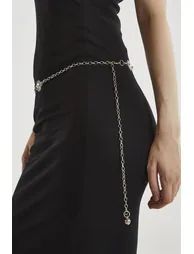 حزام باللون الفضي مزين بالخرز - 2