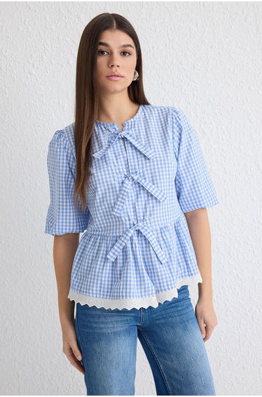 Lace Hem and Front Tie Detailed Weaving