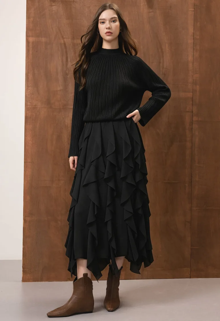 Elasticized Hem Crew Neck Ribbed Knit Top in Black for Weekend Getaway & Coffee Date