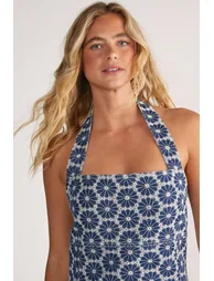 فستان دينيم بياقة هالتر بطبعة أزهار  - 2