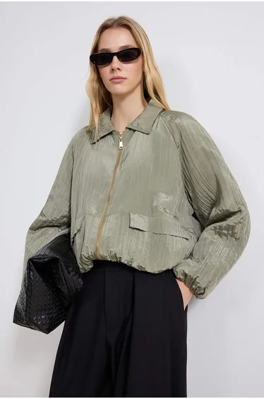 جاكيت اخضر بسحاب