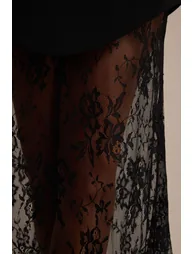 فستان ماكسي بتنورة دانتيل بأكتاف مكشوفة - أسود - 5