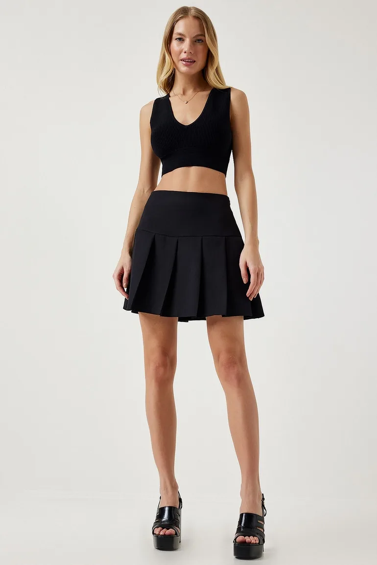 Women's Black Pleated Mini Woven Skirt