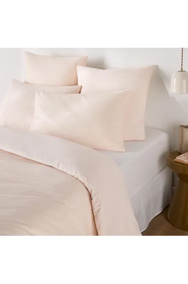 غطاء لحاف لا ريدوت انتيريورز باللون الزهري