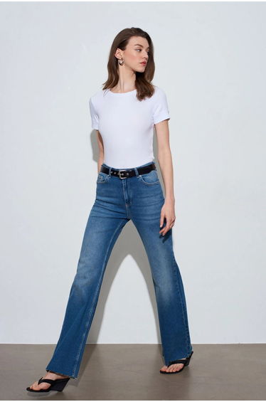 Dilvin Women's Slim Fit Crew Neck T-Shirt