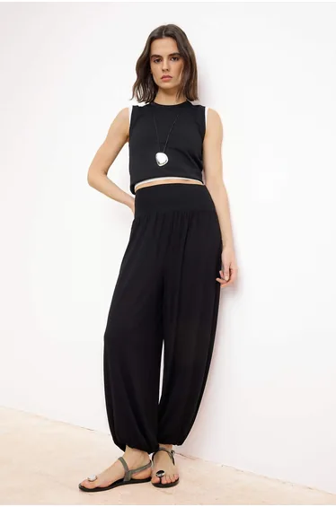 Black Carrot/Shalwar Elastic High Waist Elastic Leg Soft Knitted Trousers
