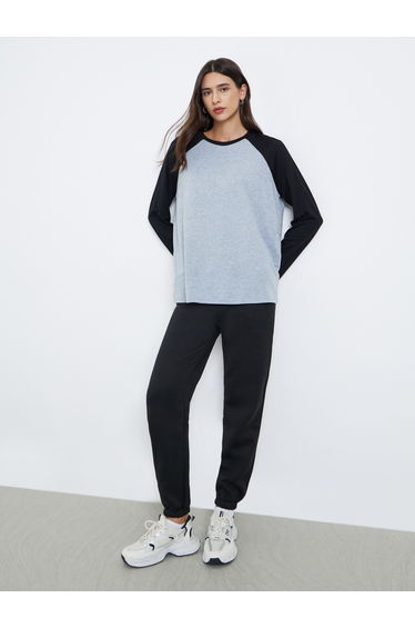 Women Black Solid Cuffed Joggers
