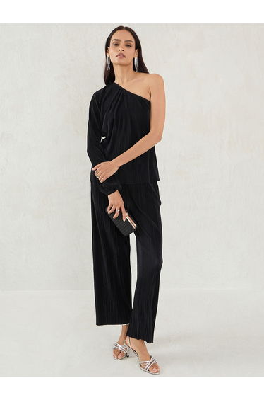 Plisse Mid Rise Straight Fit Pant