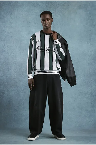 بنطلون جينز بأرجل بشكل إسطواني - أسود