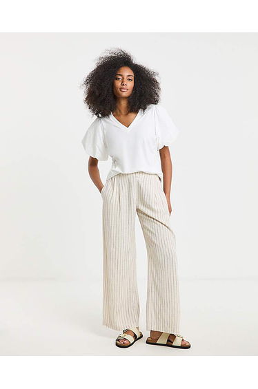 Broderie Puff Sleeve V Neck T-Shirt