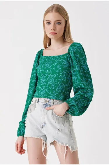 0465 Balloon Sleeve Knitted Blouse