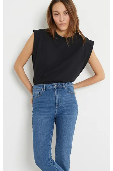 بلوزة فيست قطن بياقة دائرية بدون أكمام