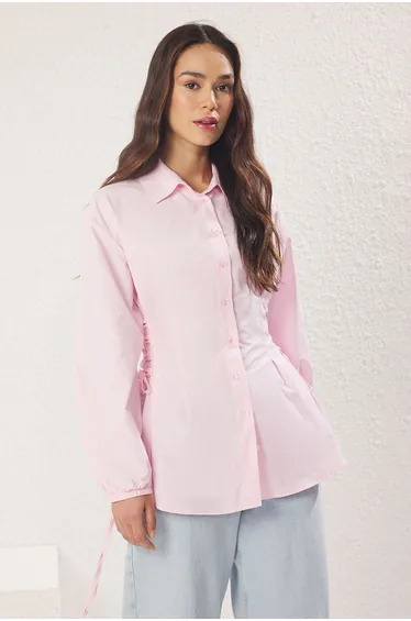 قميص بربطة خصر لون زهري