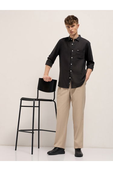 Men Solid Slim Fit Casual Shirt