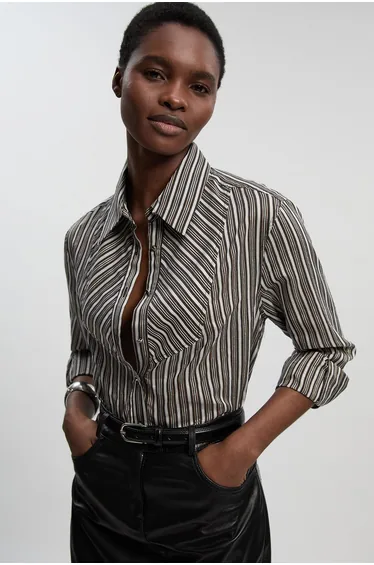 قميص كارين ميلين أسود بطبعة مخططة بأكمام طويلة