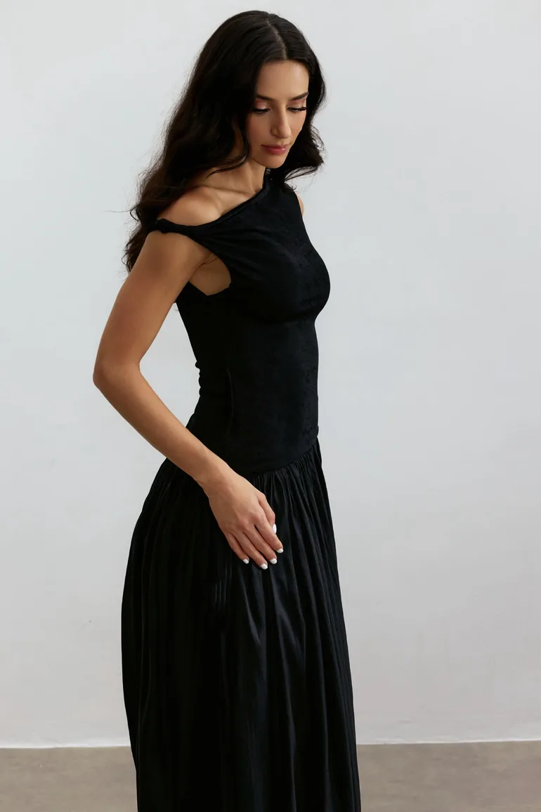 Tanya Asymmetric Shoulder Cutout Maxi Dress Sunfere : Evening Dresses :  VogaCloset Qatar