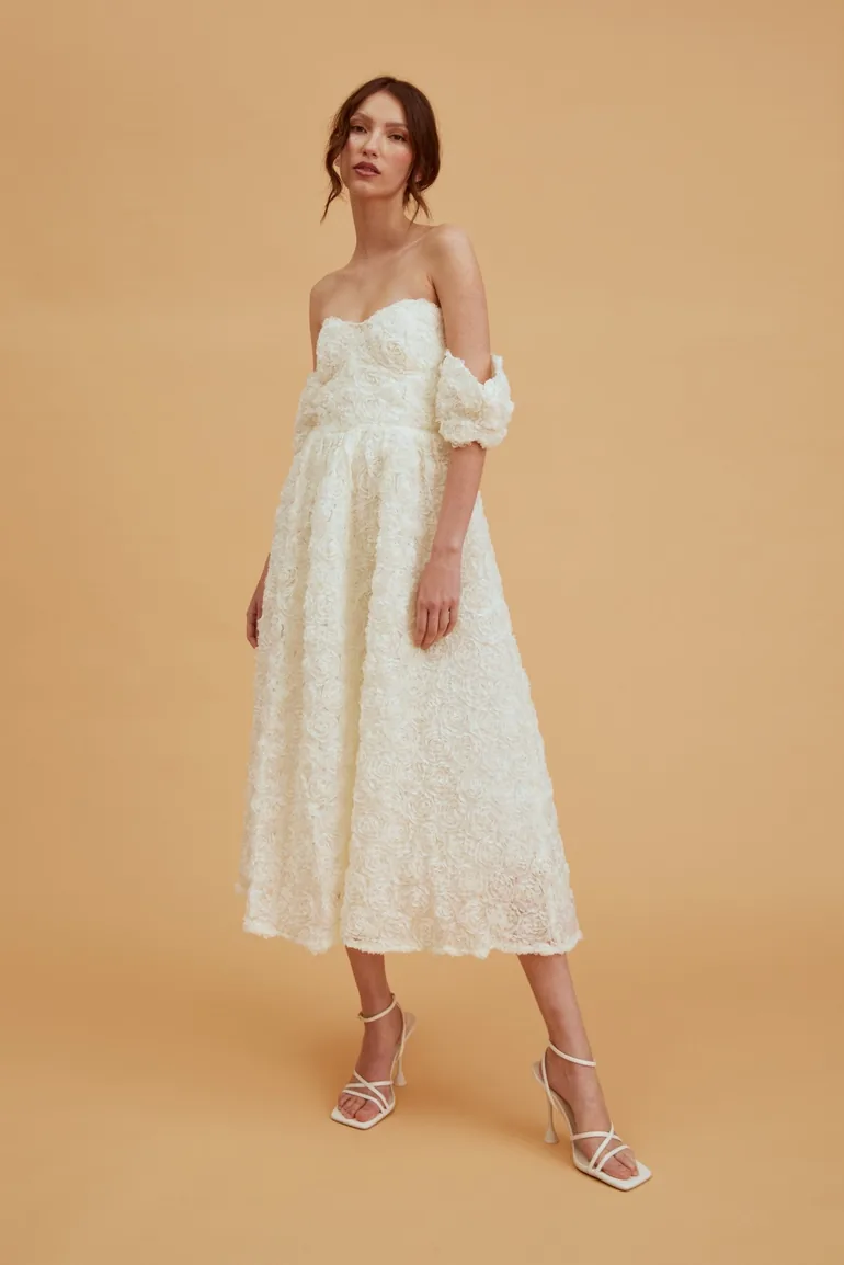 Amelia Jacquard Bardot Midaxi Skater Dress True Decadence White : Bridal  Dresses : VogaCloset Bahrain