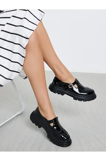 حذاء جلد لميع - أسود