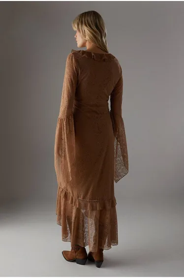 فستان ماكسي دانتيل بكشكش بأزرار 