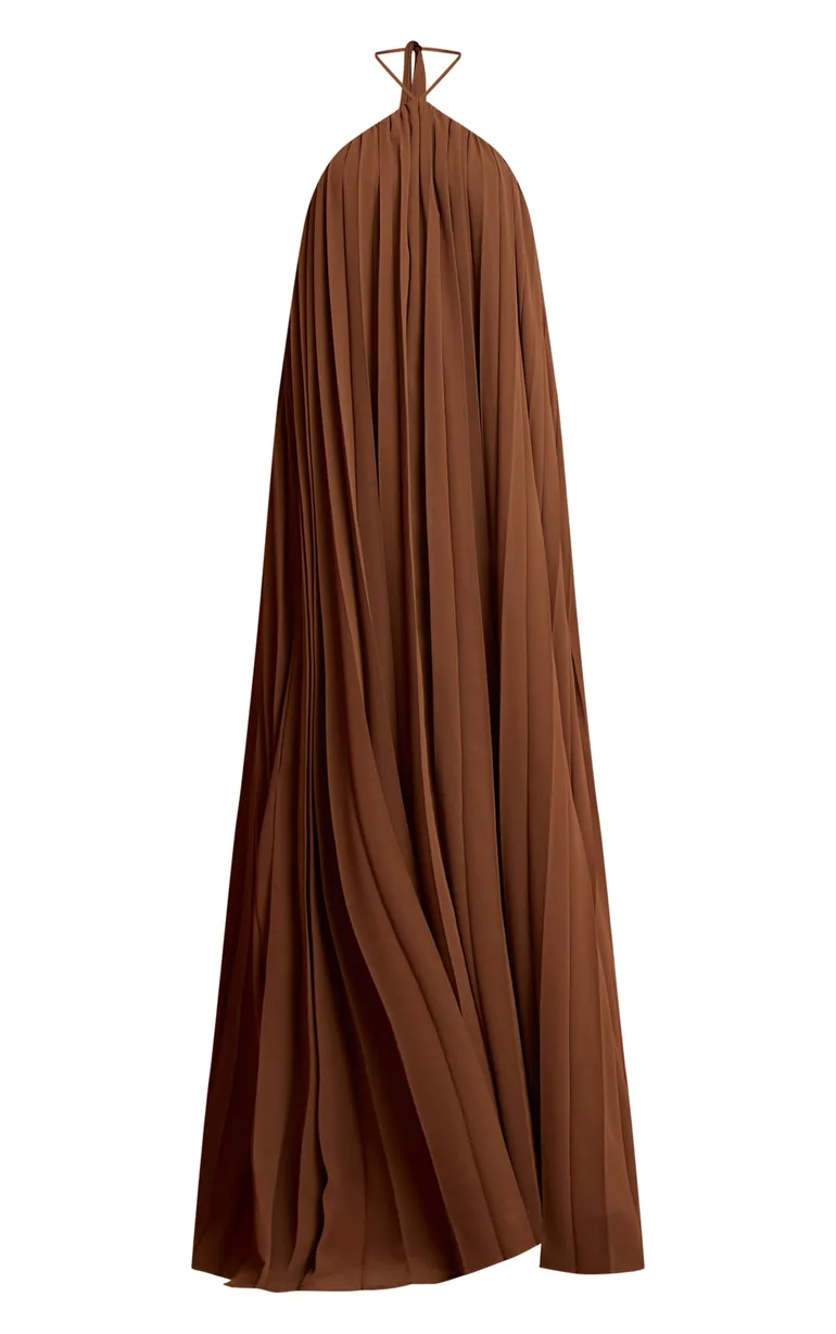 Chocolate Pleated Chiffon Halterneck Maxi Dress Prettylittlething Brown :  Holiday Dresses : VogaCloset Oman