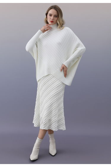 Textured Diagonal Lace Mermaid Skirt in Cream