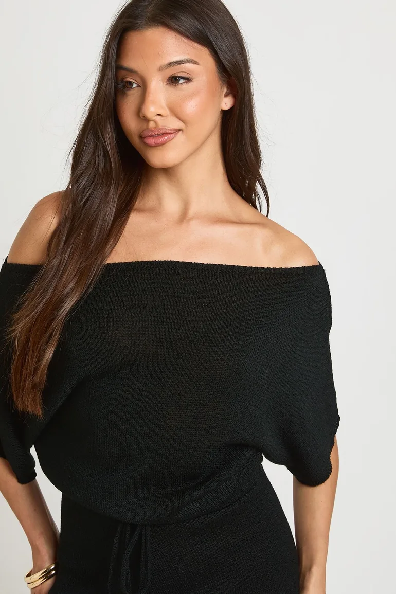 Slash Neck Lightweight Knitted Beach Cover Up - black - 3