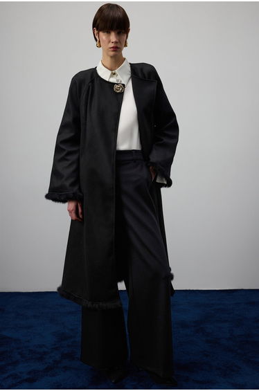 WOOL CASHMERE COAT WIT FUR DETAILS
