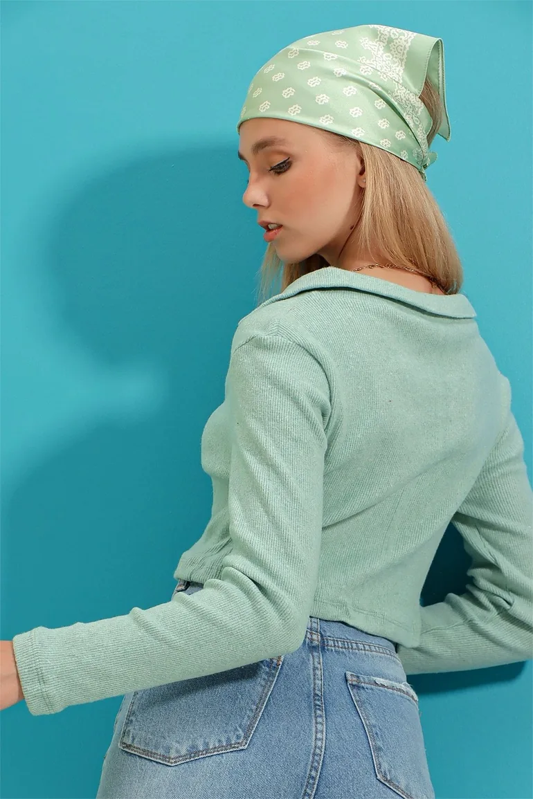 Blouse - Green - Fitted - 3