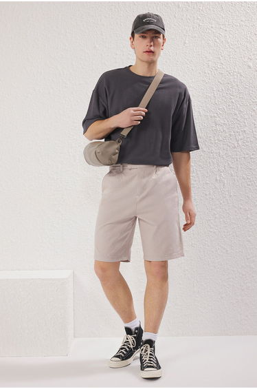 Men's Stone Regular Fit Brit Closure Gabardine Shorts & Bermuda