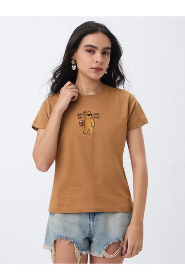 Brown Embroidered Bear Graphic T-Shirt