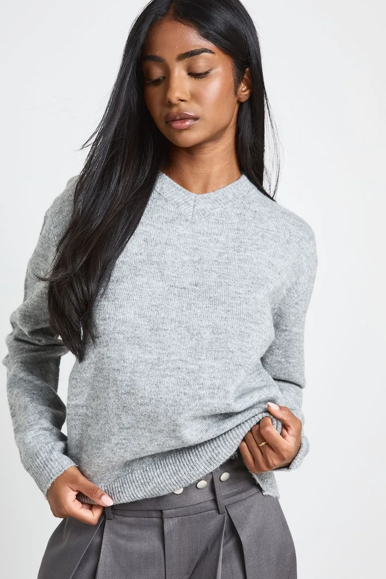 Knitted V Neck Jumper - light grey - 2