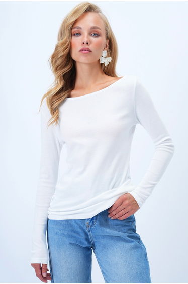 Women's White Boat Neck Basic Blouse