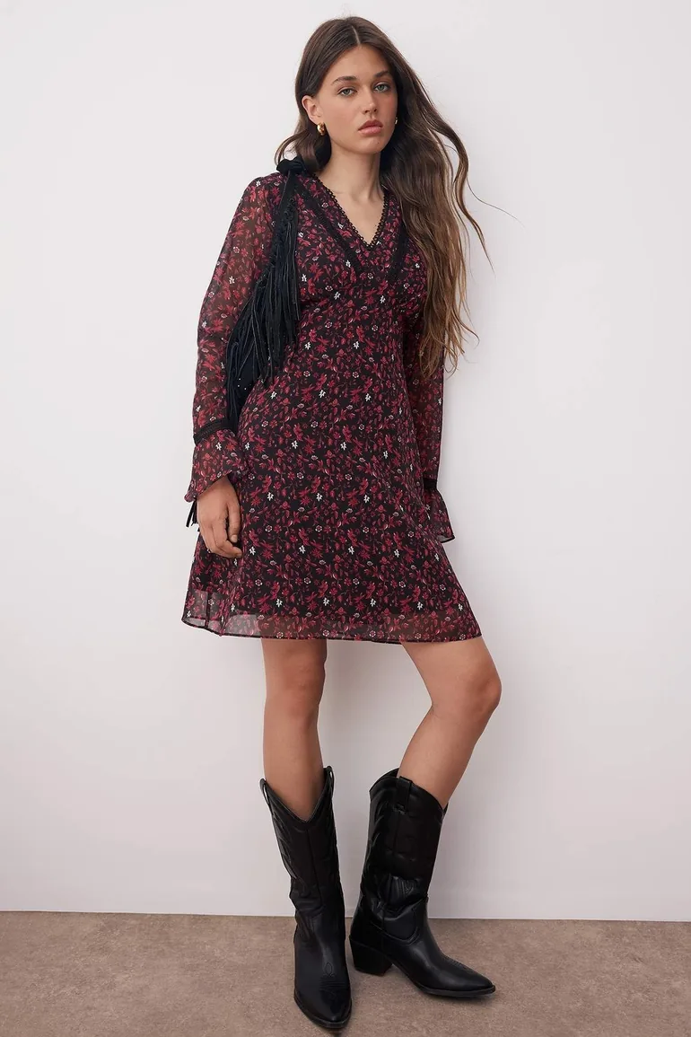 Burgundy Floral Accessory Detailed Short / Mini Lined Chiffon Woven Dress Trendyol Multicolour : Party Dresses : VogaCloset Kuwait Burgundy Floral Accessory Detailed Short / Mini Lined Chiffon Woven Dress Trendyol Multicolour : Party Dresses : VogaCloset Kuwait