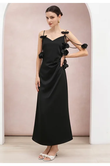 فستان شيك ويش أسود ماكسي بقصة مستقيمة