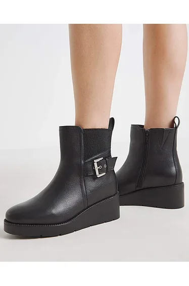 بوت بطول الكاحل سيمبلي بي باللون الأسود