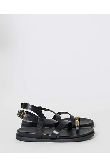 صندل سيمبلي بي باللون الأسود