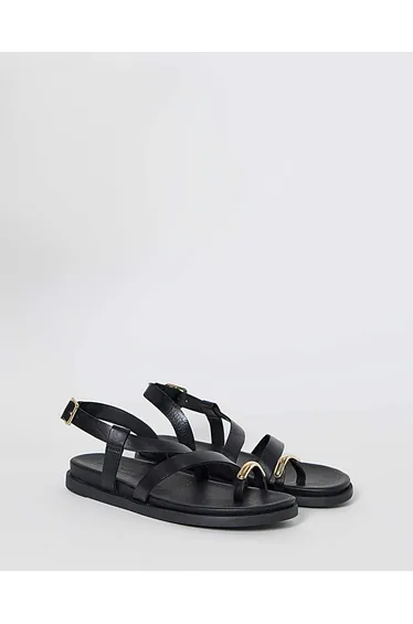 صندل سيمبلي بي باللون الأسود