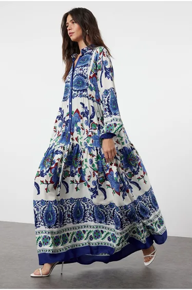 فستان بطبعة أزهار