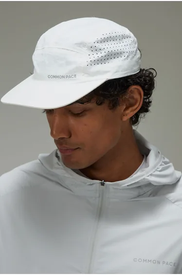 Common Pace Running 5 Panel Cap - white