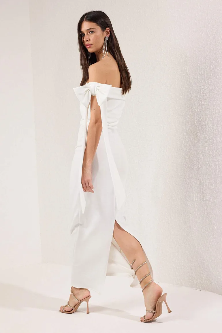 فستان سهرة تخرج محبوك بأكتاف بفيونكة لون أبيض - 2