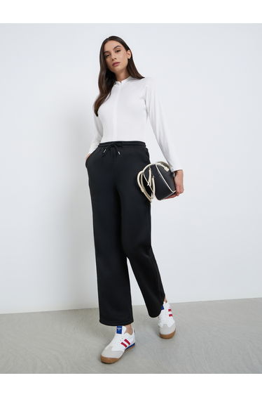 Women Black Straight Fit Solid Joggers