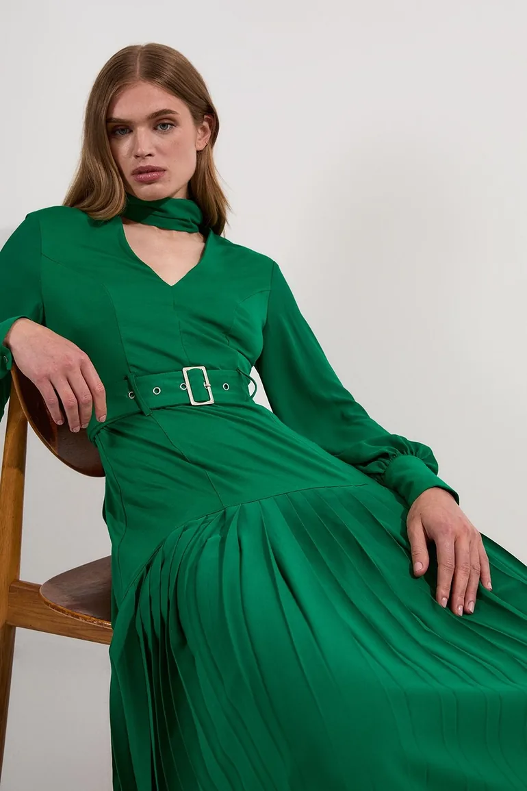 ponte and georgette jersey pleated maxi dress Karen Millen Forever Ponte And Georgette Jersey Pleated Maxi Dress in Black
