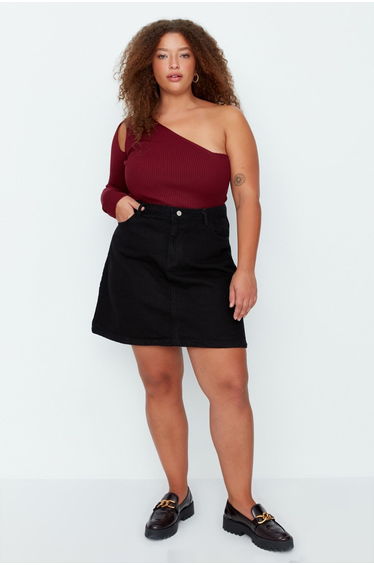 Plus Size Skirt - Black - Mini