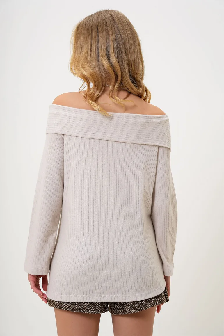 Women's Stone Madonna Collar Interlock Fabric Top - 5
