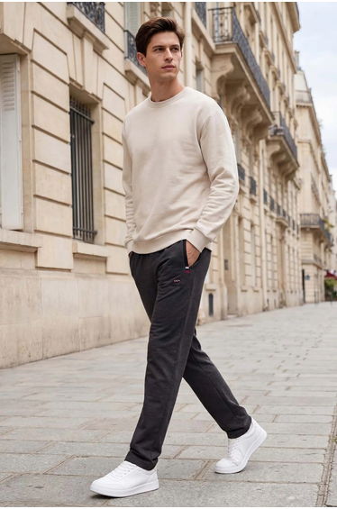 TOMMY Men's Slim Fit Straight Leg Sweatpants