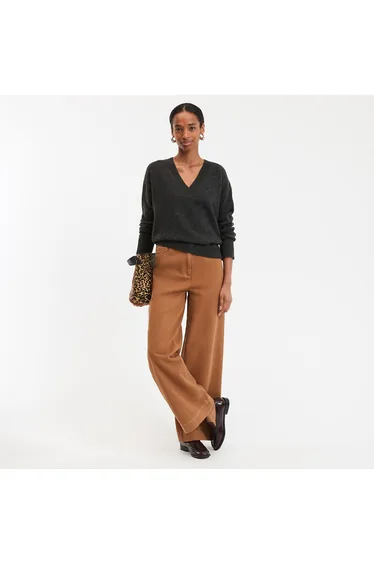 V-Neck Jumper/Sweater