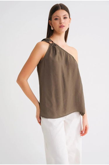 Mixray Asymmetrical Collar Accessory Detailed Top