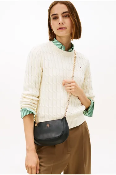 حقيبة كروس تومي هيلفيغر باللون الأسود