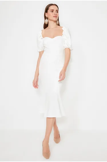 فستان زفاف ميداكسي بقصة ميرمايد 