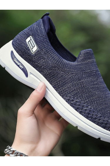 Textured Round Toe Slip-On Running Shoes